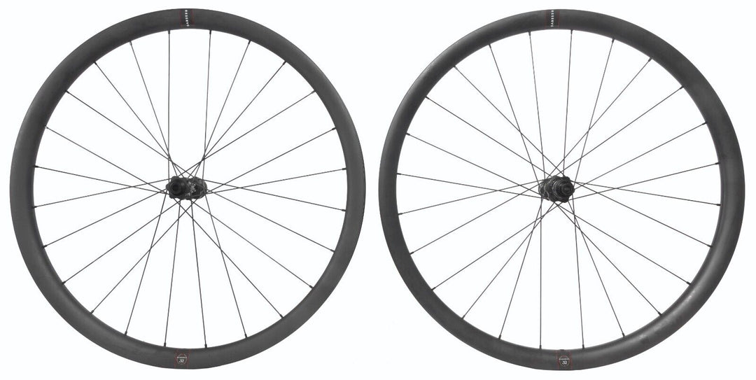 Santa Cruz Reserve 32 Carbon Gravel Wheelset Disc 12s XDR 700c DT Swiss Tubeless