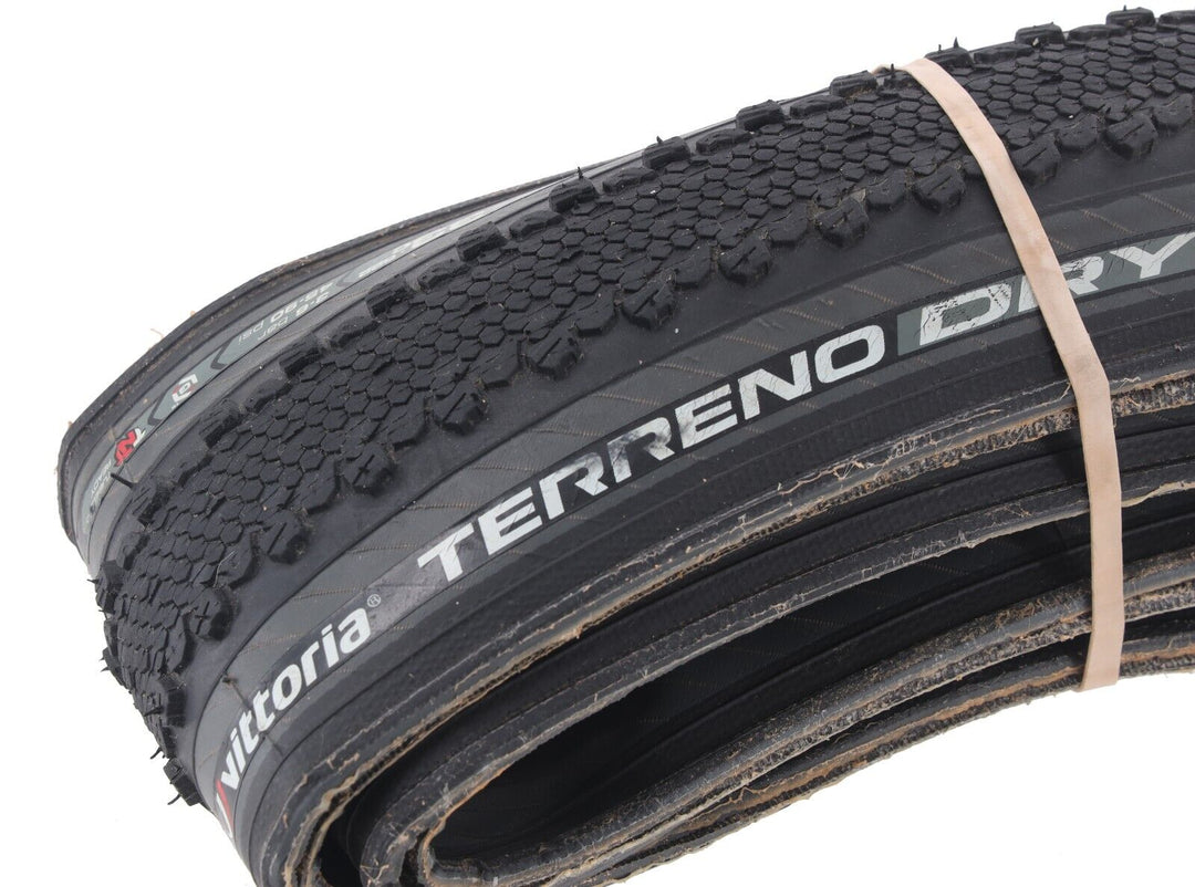 Vittoria Terreno Dry Tubeless Gravel Bike Tire 700x 33c Graphene 2.0 TLR Race CX