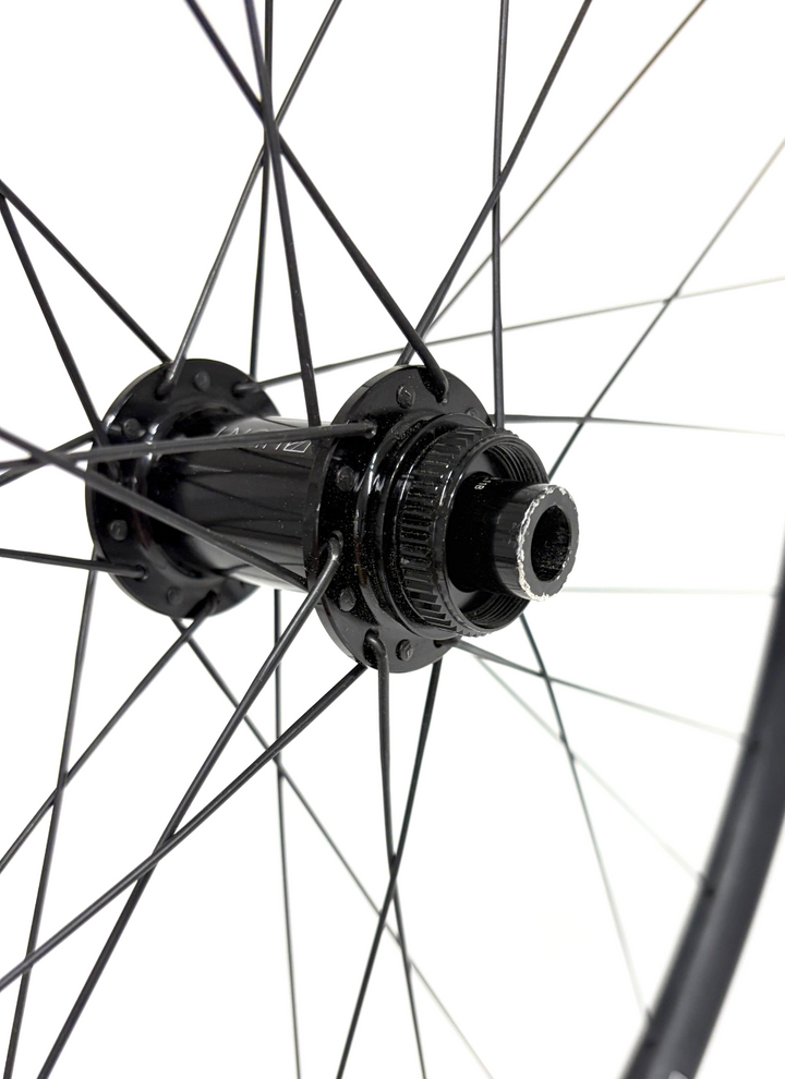 HUNT 4 Season Gravel Disc Alloy Wheelset Tubeless CL SRAM XDR 12/13 Sp 700c XPLR
