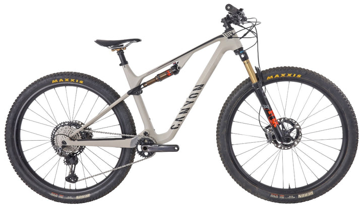 Canyon Lux Trail CF 7 Carbon XTR/XT 29" XC Mtn Bike MED Shimano 12s Factory 2023