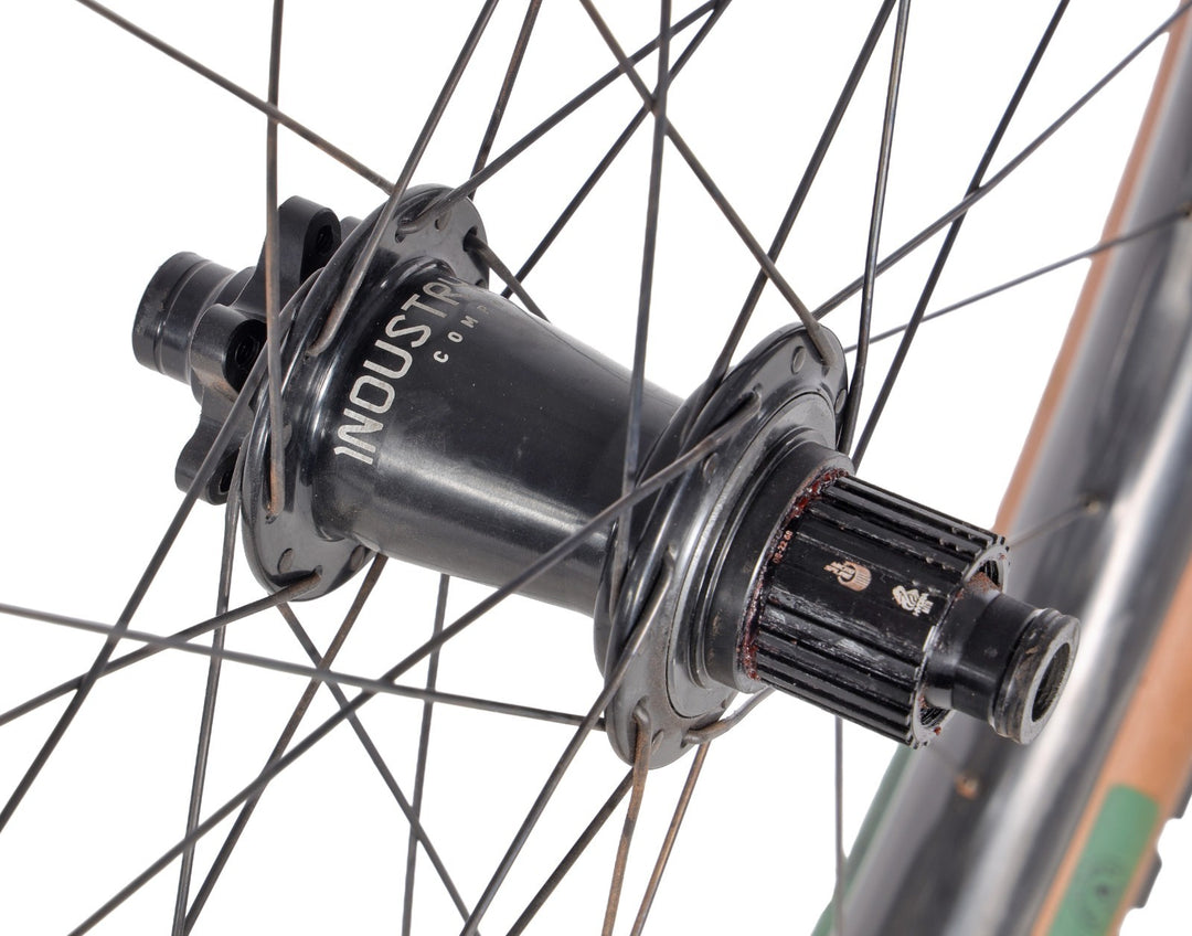 Revel W30 29" Tubeless Carbon Disc MTB Wheelset Industry 9 Hydra Shimano 12s MS