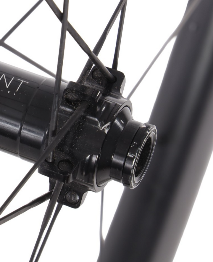 HUNT 54 Aerodynamicist Carbon Disc CL Tubeless 12x 100 Road FRONT Wheel 700c EZO