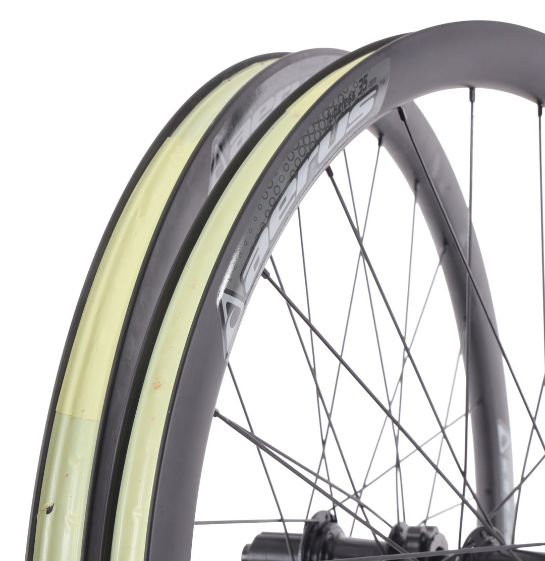 Aerus 35 Carbon Tubeless Disc Gravel Bike CL Disc Wheelset 700c Shimano 11 Spd