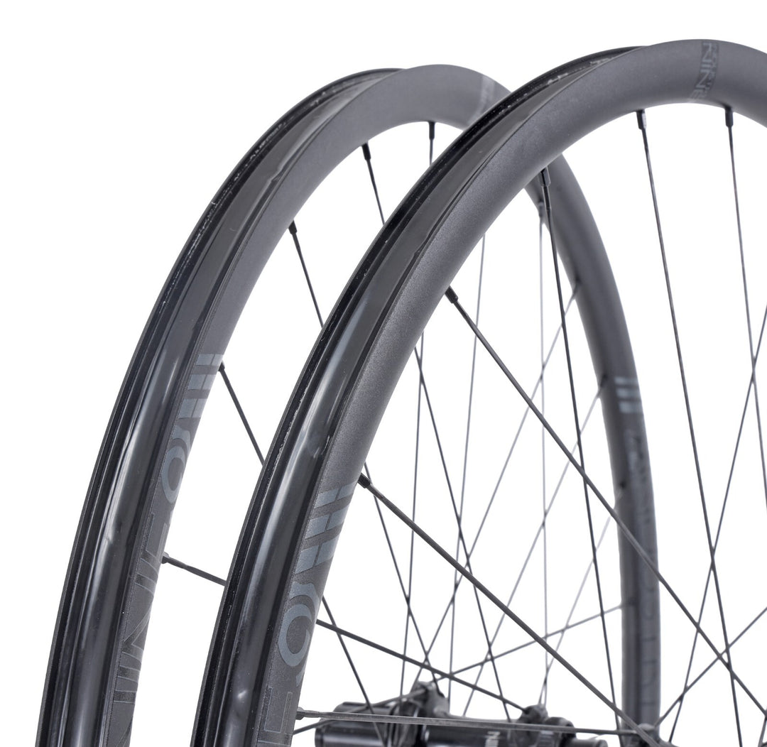 Industry Nine AR25 Alloy Tubeless Road Bike Wheelset CL Disc Shimano 11s 700c CX