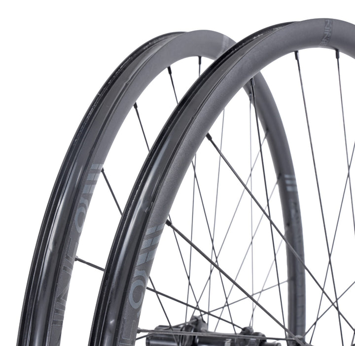 Industry Nine AR25 Alloy Tubeless Road Bike Wheelset CL Disc Shimano 11s 700c CX