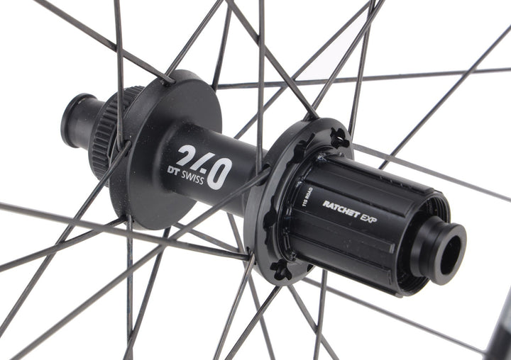 DT Swiss ARC 1400 DICUT Carbon Disc Tubeless Road Bike Wheelset CL 11 Sp Shimano