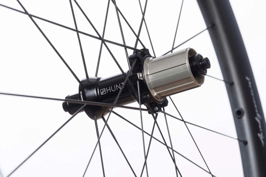 HUNT 52 Carbon Aerodynamicist Tubeless REAR Wheel HG 11 Spd 700c QR CeramicSpeed