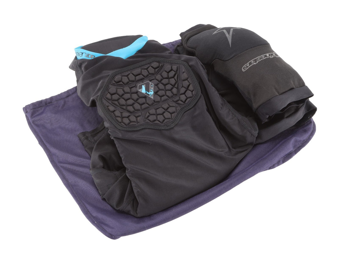 7iDP MTB Flex Body Protector BLACK w/ Alpinestars Paragon Plus Elbow/Knee Pads S