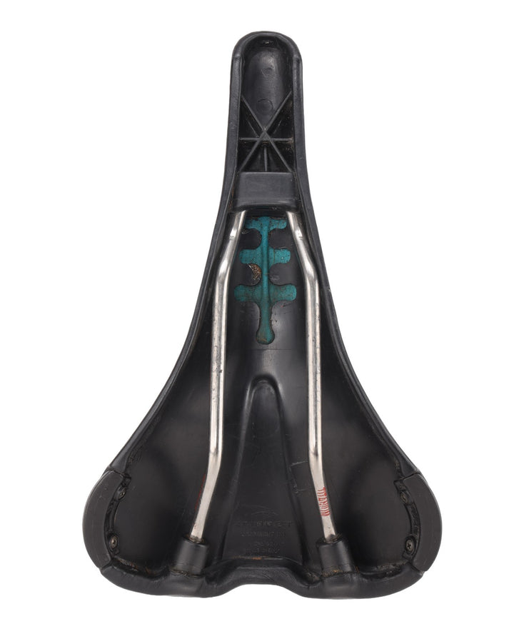 Avocet Air 40M O2 Road Bike Saddle 160mm 7 x 7mm Titanium Rail BLACK