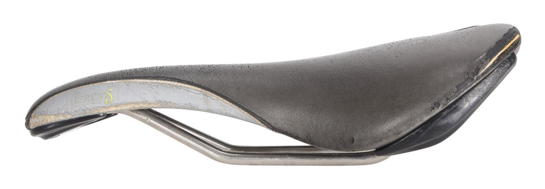 Fizik Aliante Titanio Road Bike Saddle 142mm Black 7 x 7mm Titanium Rail MTB
