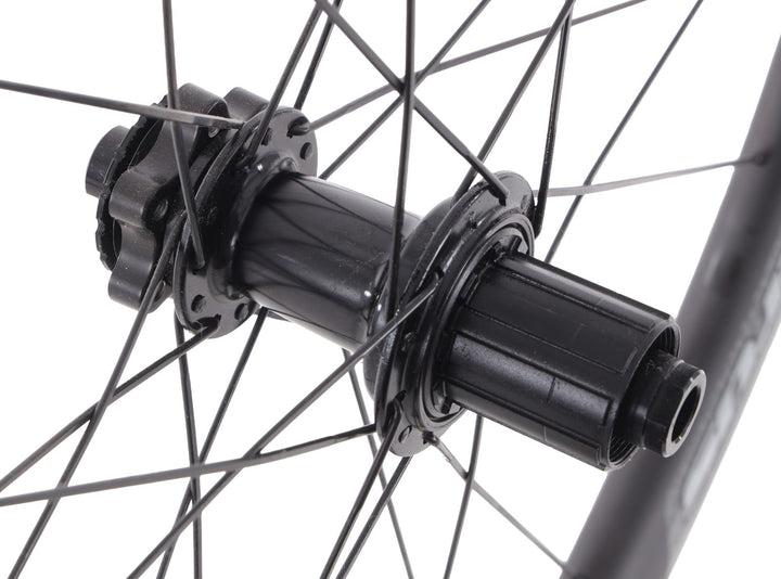 Aerus 35 Carbon Tubeless Disc Gravel Bike CL Disc Wheelset 700c Shimano 11 Spd