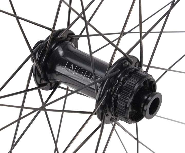 HUNT 4 Season SuperDura Disc Alloy Road Wheelset Tubeless CL Shimano 11 Sp 700c