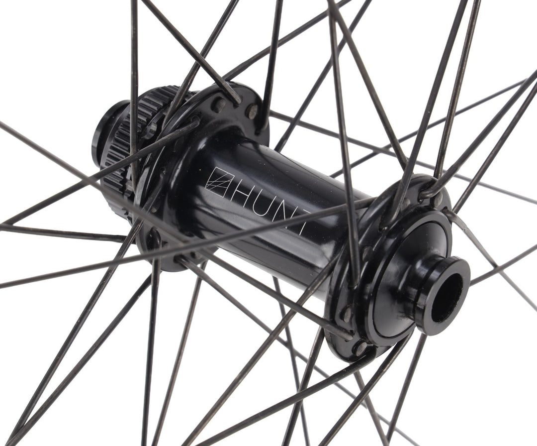 HUNT 4 Season SuperDura Disc Alloy Road Wheelset Tubeless CL Shimano 11 Sp 700c