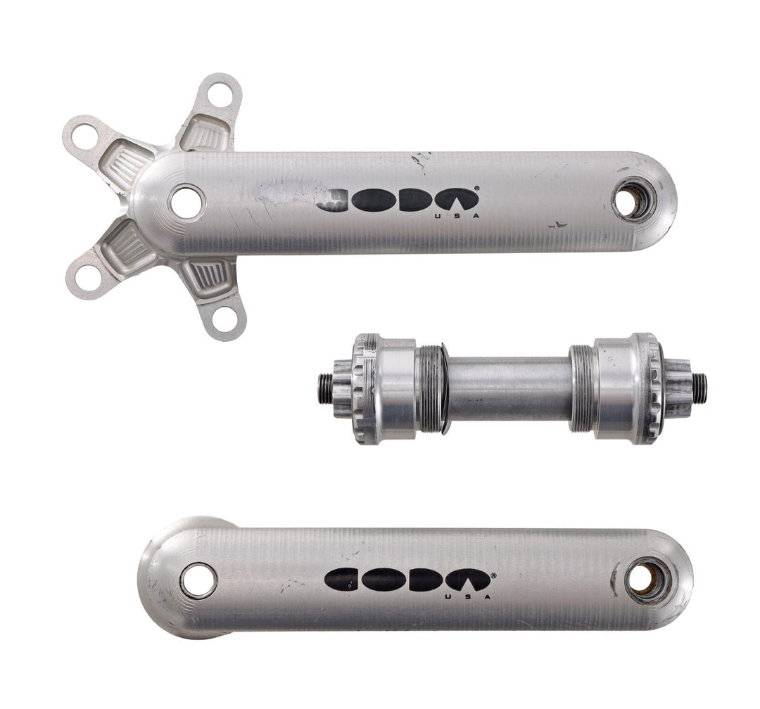 CODA 900 Magic Motorcycle 3x 8/9s Crankset 44/32/22T 175mm Bottom Bracket C9HC