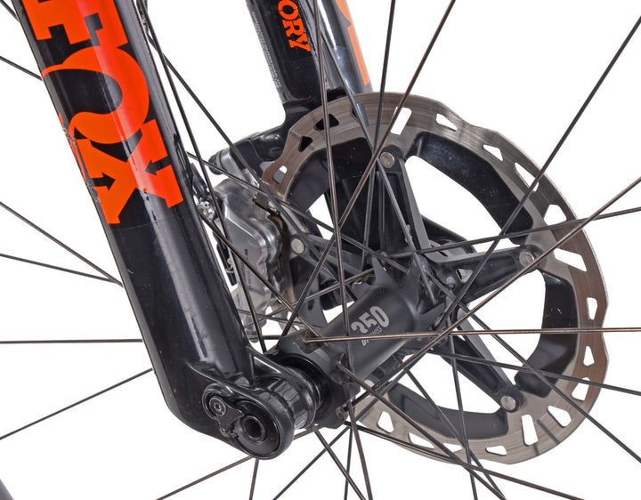 Canyon Lux Trail CF 7 Carbon XTR/XT 29" XC Mtn Bike MED Shimano 12s Factory 2023