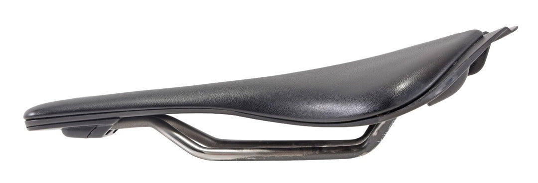 Fizik  Antares R3 Versus EVO Road Bike Saddle 139mm BLACK 7 x 7mm Kium Alloy