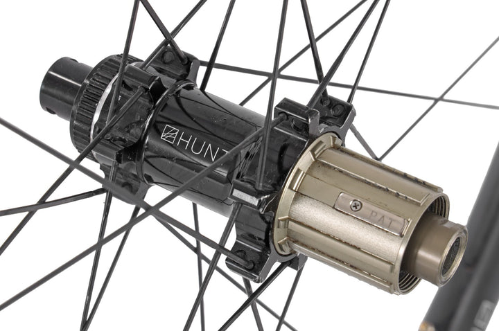 HUNT 30 Carbon Disc Gravel/Road Wheelset Tubeless CL Shimano 11 Spd 700c Race CX
