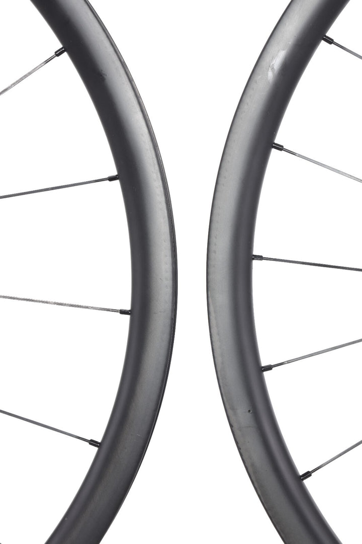 HUNT 30 Carbon Disc Gravel/Road Wheelset Tubeless CL Shimano 11 Spd 700c Race CX