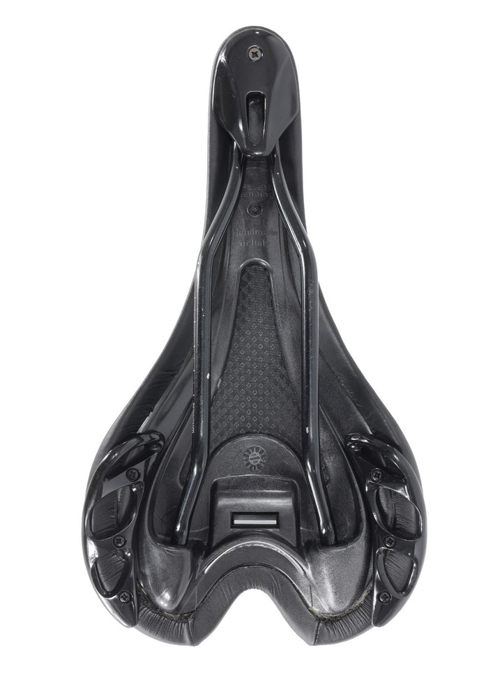 Fizik Aliante 8 Carbon 141mm Road Bike Saddle 7 x 7mm Manganese Rails