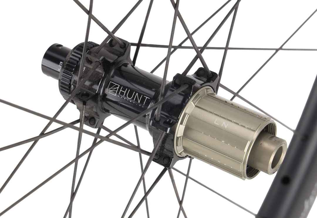 HUNT 54 Aerodynamicist Carbon CL Disc Tubeless Road Wheelset 11s 700c EZO Sprint