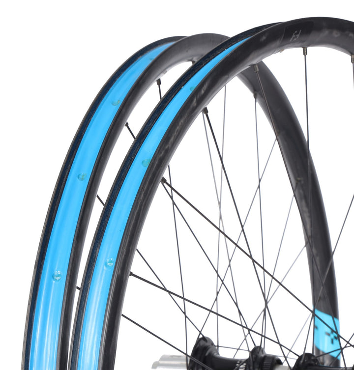 Forge+Bond 25 GR Gravel Disc Carbon Tubeless i9 Torch Wheelset 700c Shimano 11s