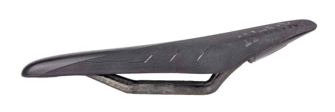 Fizik Arione R1 Regular Carbon Road Bike Saddle 124mm 8x 10mm Braided Rail BLACK