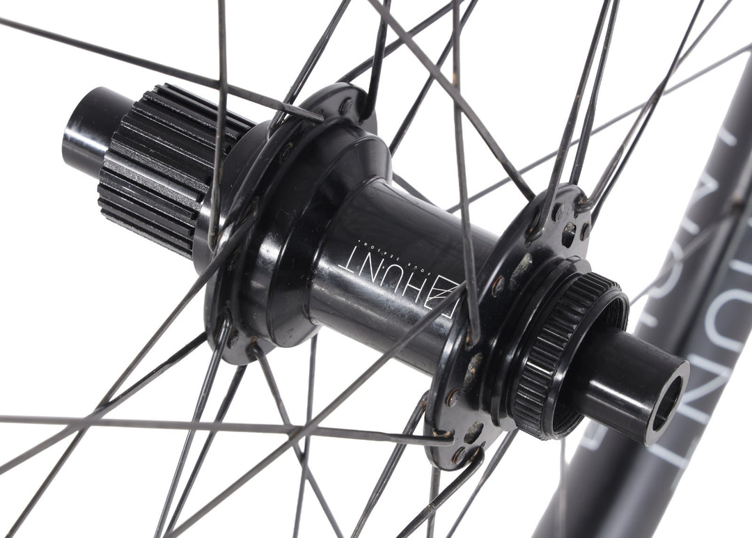 HUNT 650b Adventure Carbon CL Disc Tubeless REAR Wheel Shimano 12s Micro Spline