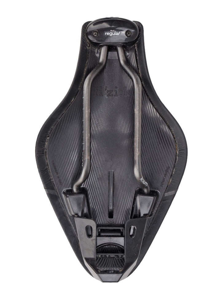 Fizik Mistica Regular Time Trial Triathlon Bike Saddle 135mm 7 x 7mm Kium Rail