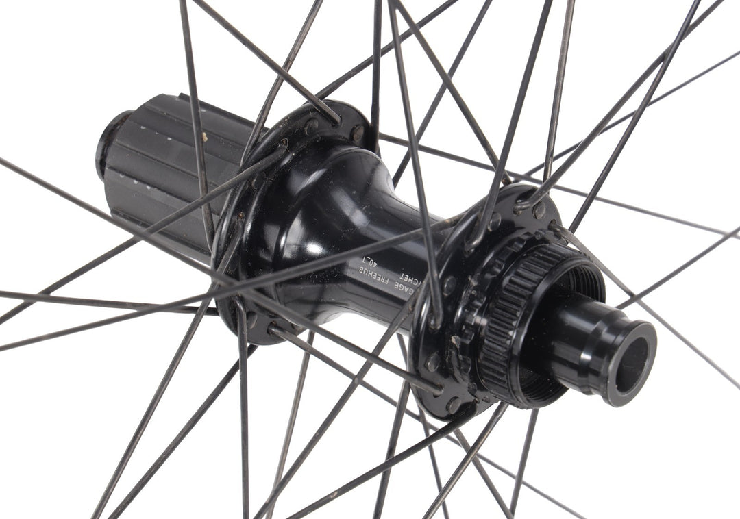 HUNT 4 Season SuperDura Disc Alloy Road Wheelset Tubeless CL Shimano 11 Sp 700c
