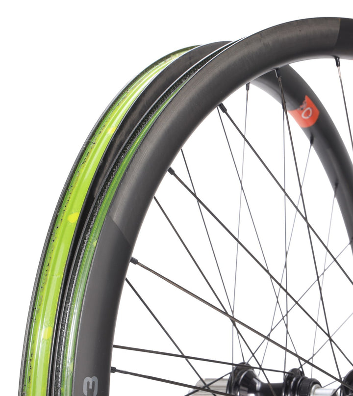 Astral Veil3 Carbon Tubeless 700c Disc Road Bike Wheelset Shimano 11s CLD White