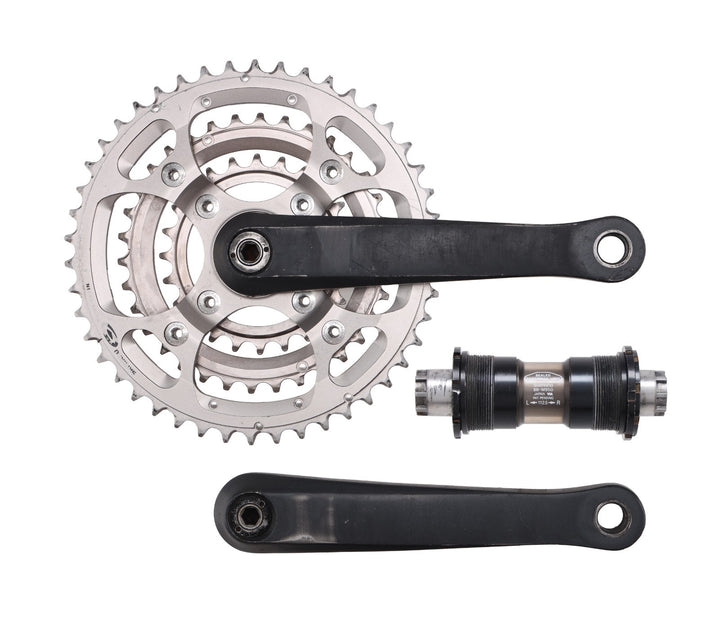 Shimano XTR FC-M950 3 x 9 Spd Mountain Bike Crankset 175mm 46/34/24T Vintage MTB
