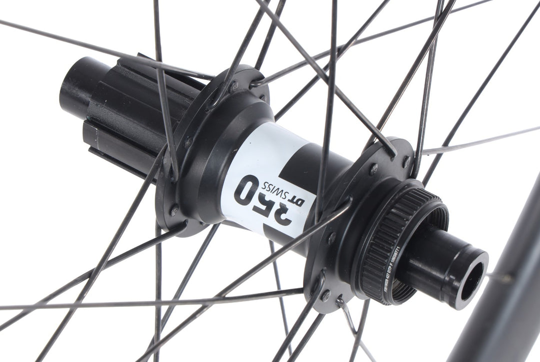 Roval Terra C Carbon Tubeless Gravel Bike Wheelset CL Disc Campagnolo 9-13s 700c