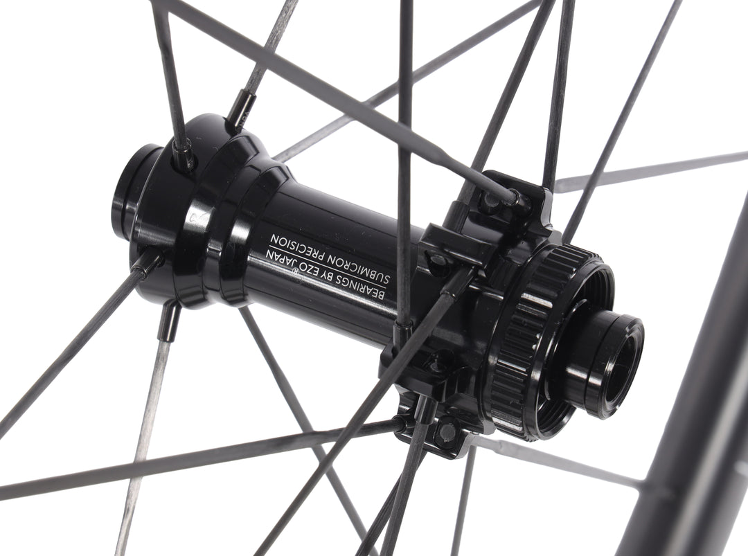 HUNT 32 Aerodynamicist UD Carbon Spoke Disc Tubeless Road Wheelset 11s EZO 1200g