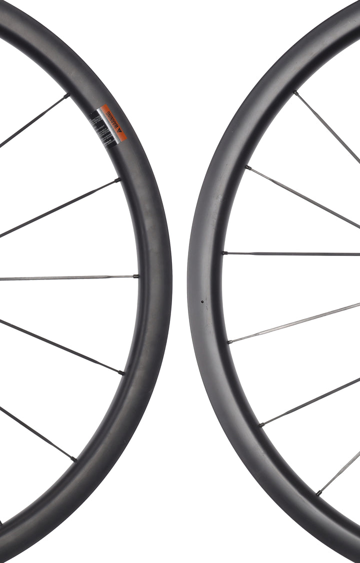HUNT 32 Aerodynamicist UD Carbon Spoke Disc Tubeless Road Wheelset 11s EZO 1200g