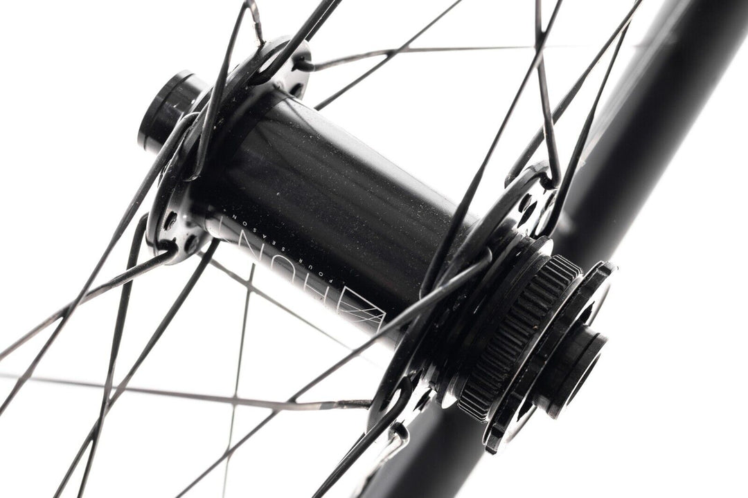 HUNT 650b Adventure Carbon CL Disc 12x 100mm Mountain Bike Front Wheel Gravel CX